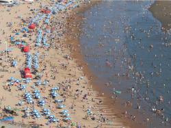 Punya Destinasi Menawan, Kota Ini Dikenal Paling Padat di Bumi