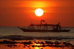 4 Destinasi dengan Pesona Sunset Paling Menakjubkan di Indonesia