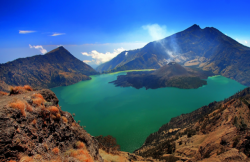 Setahun Tiga Kali Travelling ke Lombok, Bastian Steel Terpikat Rinjani
