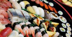 Suka Makan Sushi, 6 Hal Mengerikan Ini Bisa Terjadi pada Tubuh