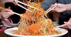Cicipi Sajian Lezat Khas Imlek, Salad Ikan Yee Sang