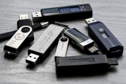 Jajaran Flash Disk Terbaik 2017