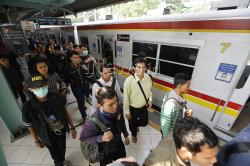 KRL Beroperasi hingga Pukul 02.00 Malam Tahun Baru, Ini Jadwalnya