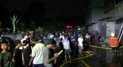 Usai Diguyur Hujan, Gudang Plastik di Penjaringan Terbakar 