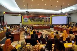 Pleno Golkar Terbelah Dua Pandangan