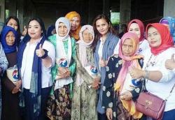 Kartini Perindo Bagikan Paket Beras Gratis untuk Kaum Jompo di Bogor