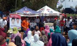 Bagikan 250 Paket Beras, Kartini Perindo Ringankan Beban Warga Bogor