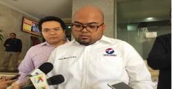 Sapa Warga, Caleg Perindo Ricky Margono Fogging Perumahan di Cirebon