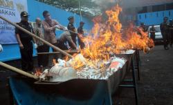 Bea Cukai Malang Musnahkan 2,3 Juta Batang Rokok Ilegal