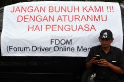 RatusanÂ Sopir TaksiÂ Online Tolak Permenhub 108