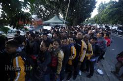 Ribuan Pengemudi Uber Antri Daftar Go-Jek