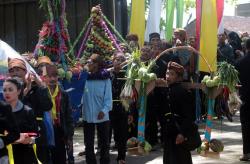 Ribuan Warga Gelar Ritual Grebeg Tengger Tirto Aji