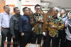 Rekan Seprofesi Ditahan di Hongkong, Komedian Datangi Kemenlu