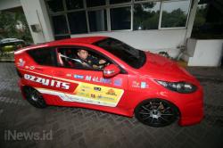 Menteri ESDM Jajal Mobil Listrik Ezzy 