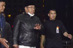 Bapak Anak, Cagub Sultra dan Wali Kota Kendari Terjaring OTT Tiba di KPK