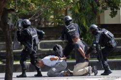 Polisi Lumpuhkan Teroris di Pelabuhan Benoa