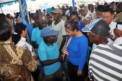 Menteri Susi Berdialog dengan Nelayan Papua, Ajak Tidak Pakai Cantrang