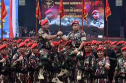 Tongkat Komando Kopassus Resmi Beralih ke Mayjen TNI Eko Margiyono 
