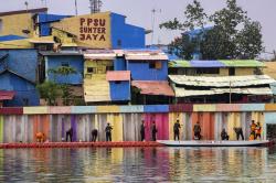 Kawasan Danau Sunter Dicat Warna-Warni
