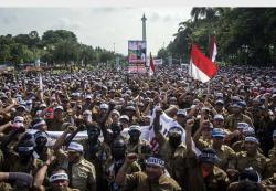 Ribuan Karyawan Perum Perhutani Tuntut Naik Gaji hingga 30 Persen