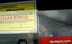 Tipu Puluhan Ribu Jemaah Umrah, Kantor Travel Abu Tour Disita