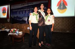 Miss Indonesia Hadiri Pelepasan 2 Pendaki Perempuan ke Everest