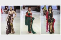 Menteri Susi Sepanggung dengan Super Model Melenggang di IFW 
