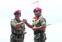 Panglima TNI Dikukuhkan sebagai Warga Kehormatan Korps Marinir