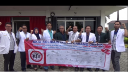 IDI Gresik Gelar Aksi Solidaritas Tolak Kekerasan terhadap Dokter