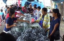 Pengungsi Gunung Agung Membeludak, Stok Konsumsi Belum Tersedia