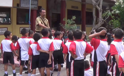 Setelah Liburan Hari Raya, Siswa Pengungsi Kembali ke Sekolah Asal