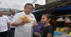 Blusukan ke Depok, Demiz Borong Keripik dari Bocah Putus Sekolah