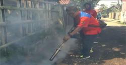 Cegah DBD, Rescue Perindo Fogging Rumah Warga di Purwakarta