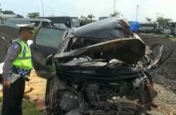 Minibus Masuk ke Parit di Tol Cipali, Dua Tewas dan Tiga Luka
