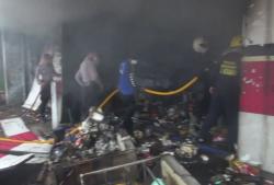 Toko Kelontong di Indramayu Hangus Dilalap Si Jago Merah