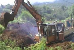 Longsor Jalur Kereta, Tiga Titik Jalur Selatan Masih Tertimbun Tanah