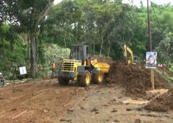Jalur Subang ke Purwakarta Lumpuh Tertutup Longsor