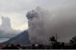 Gunung Sinabung Kembali Meletus, Tinggi Abu Capai 2.000 Meter