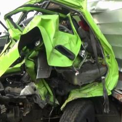 Mobil Boks Tabrak Truk di Pantura, Dua Tewas dan Satu Luka Berat