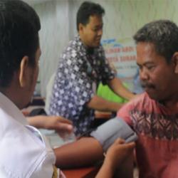 Pengemudi Becak Penjemput Tamu Pernikahan Putri Jokowi Cek Kesehatan