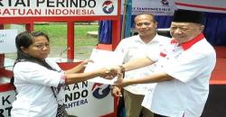 Angkat Ekonomi Warga, Perindo Bagikan 10 Gerobak di Magelang