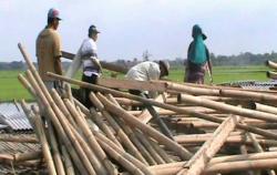 Puting Beliung Robohkan Rumah di Grobogan, Tiga Warga Tertimpa Atap