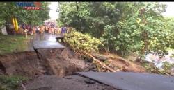 Jembatan Ngaglik Ambrol Diterjang Banjir