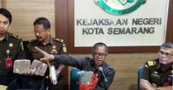 Kejari Semarang Kembali Amankan 116 Amplop Berisi Uang Puluhan Juta