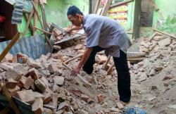 Korban Gempa di Pekalongan Dimakamkan Siang Ini