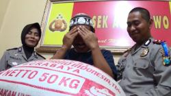 Pria Ini Curi 38 Karung Pakan Ternak untuk Biaya Istri Melahirkan 