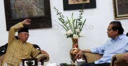 Gus Solah Anggap Khofifah Lebih Baik dari Dua Keponakannya