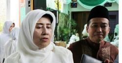 Istri Almarhum KH Hasyim Muzadi Turun Gunung Menangkan Khofifah