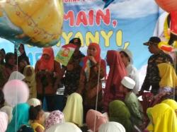Khofifah Ajak Ribuan Anak Berdoa untuk Kemerdekaan Palestina