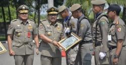 Soekarwo Minta Satpol PP dan Linmas Jaga Keamanan Pilkada Jatim